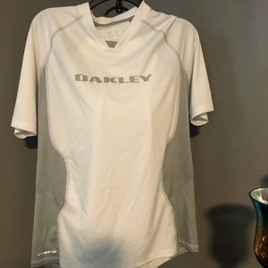 Oakley- Sporting T-Shirt
